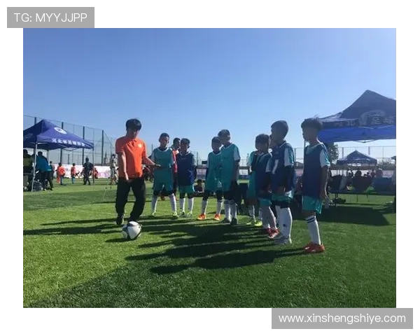 力哥与足球明星同框瞬间回顾展现激情与梦想的完美结合 力哥与足球明星同框瞬间回顾展现激情与梦想的完美结合