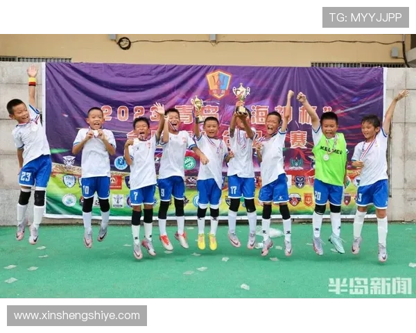 国外足球明星齐聚广西开展高水平训练营提升本土足球水平 国外足球明星齐聚广西开展高水平训练营提升本土足球水平