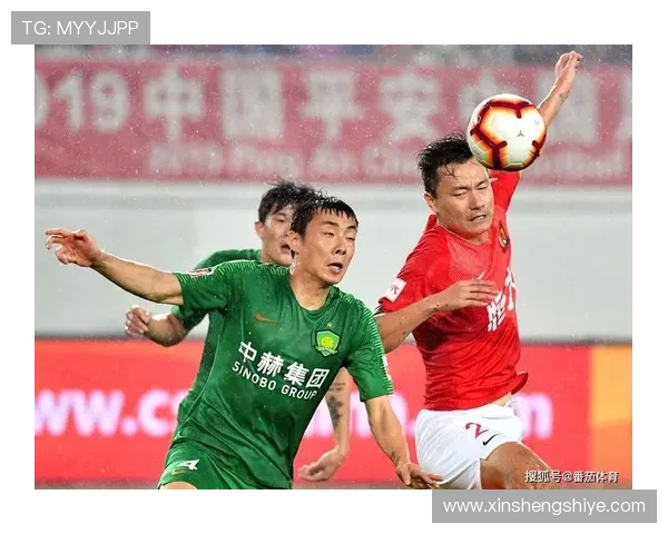 重庆羽毛球队在杯赛积分榜上以55分稳居第一名展现强劲实力 重庆羽毛球队在杯赛积分榜上以55分稳居第一名展现强劲实力